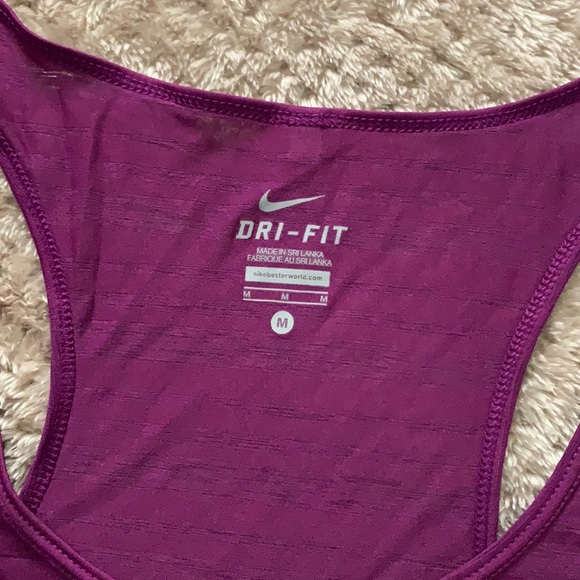 Brand new, tags on, awesome Nike workout top! - Picture 6 of 8